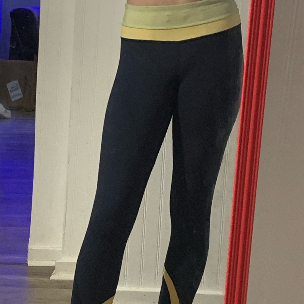 Size 4 lululemon leggings (full length on me)